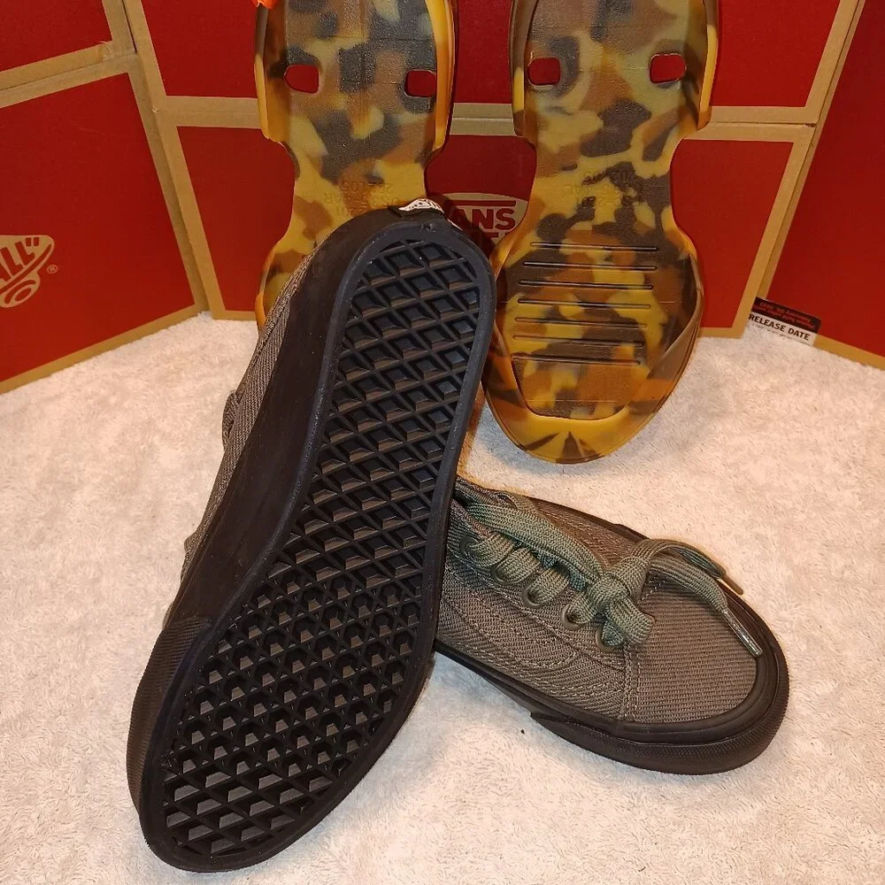Vans Men's 4/Women's 5.5 Old Skool With Camo Modular Wraps